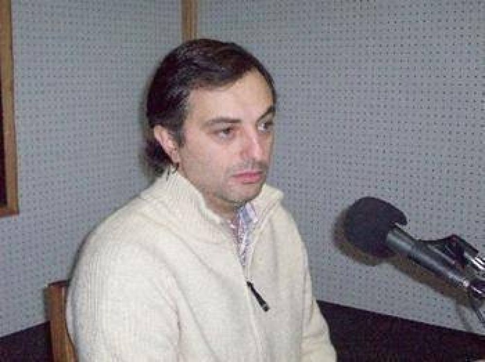 Concejales justicialistas donaron libros y elementos deportivos a entidades locales