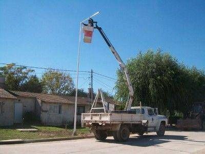La calle 4 de Febrero, recientemente asfaltada desde Calle Mitre hasta ruta N� 41, ahora tambi�n cuenta con iluminaci�n.