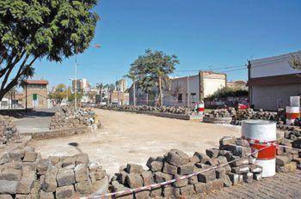Avanza la reparaci�n de calle Sarmiento y no se descuidan otras obras en diversos sectores