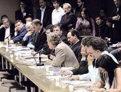 Diputados repudia los afiches an�nimos contra periodistas 