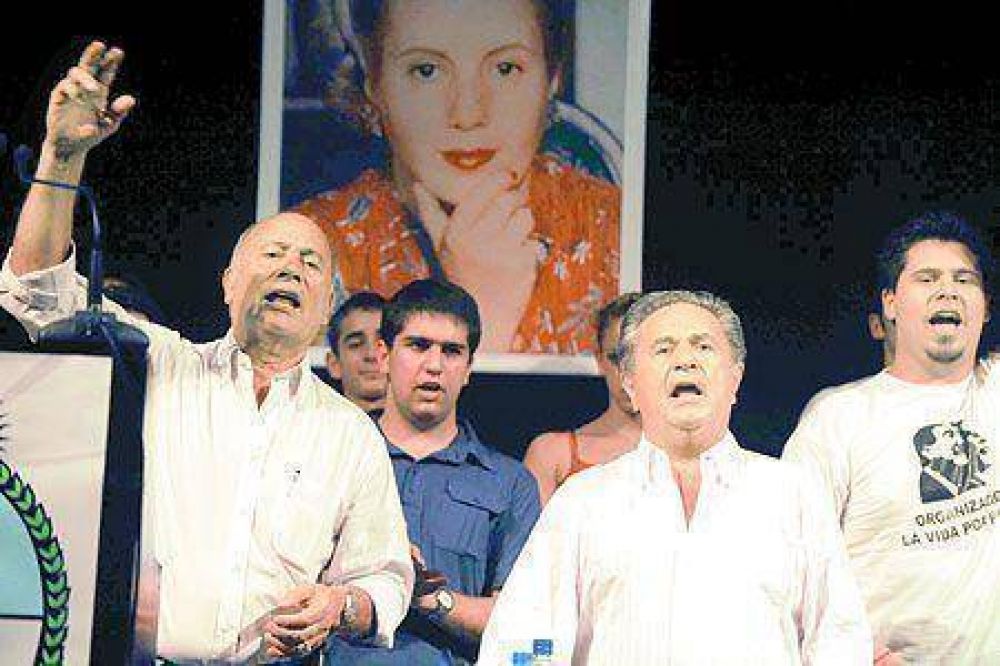 Duhalde al borde de bajarse de la interna