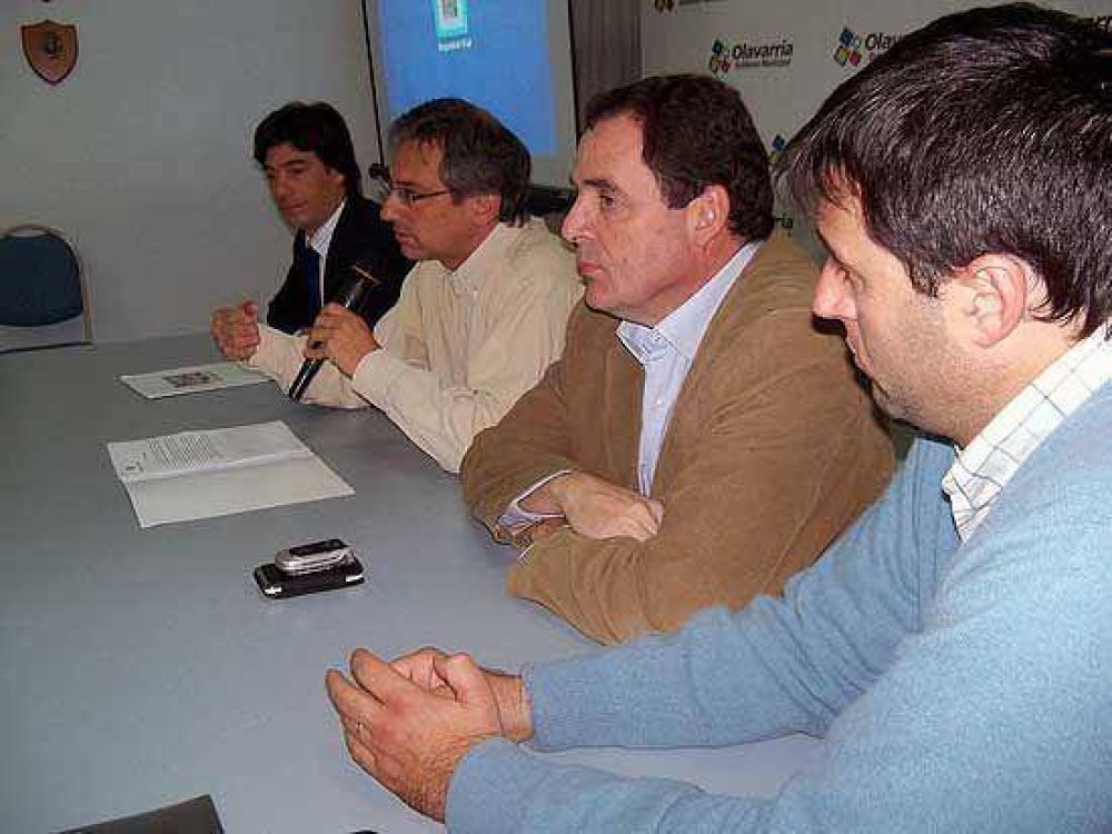 En un acto, la Provincia y el Municipio lanzaron el programa "Sin casco no hay nafta" 