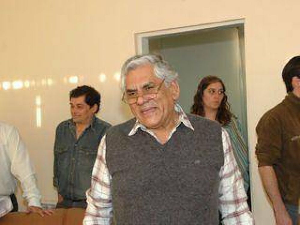 Castro renunci� a la UPCN con fuertes acusaciones a la conducci�n nacional