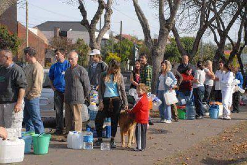 Investigan a quince posibles responsables del error que dej� al 10% de la ciudad sin agua