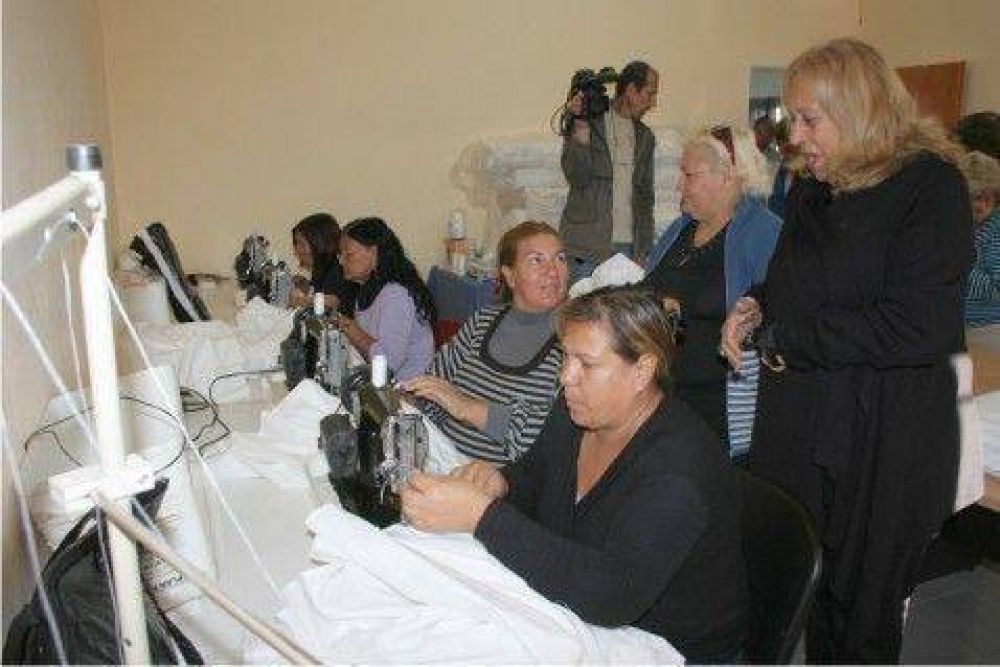 La Intendente Giroldi dio inicio al Programa Manos de Campana