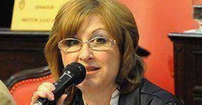 LOMAS | POL�TICA "Para comprometernos con el futuro hay que mantener los ideales"