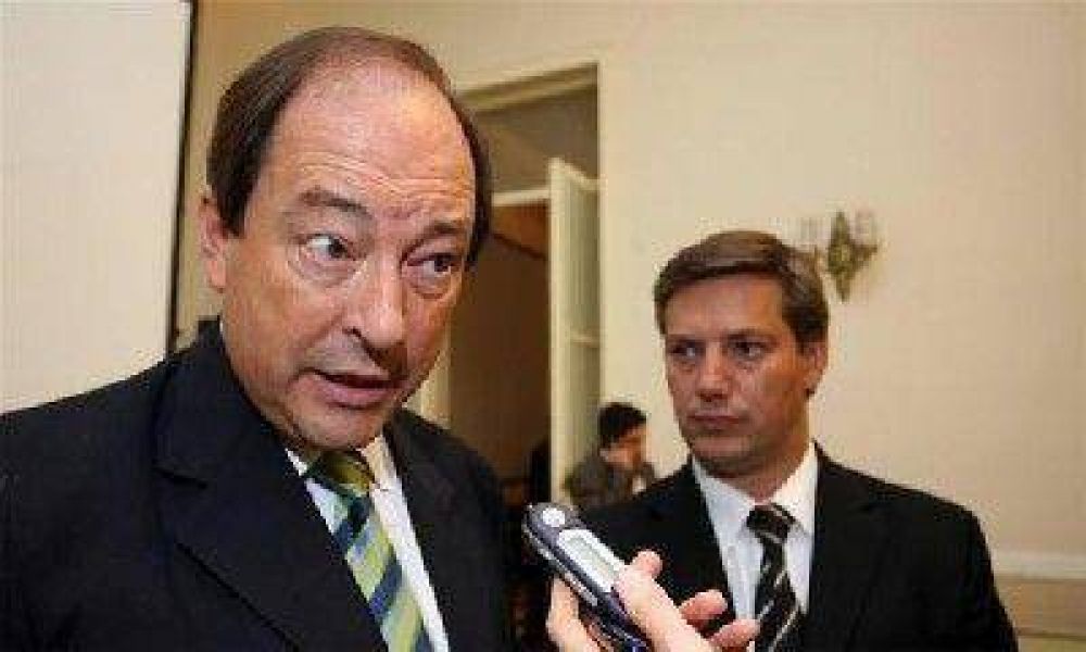 La oposici�n no se anim� a criticar a Jaque
