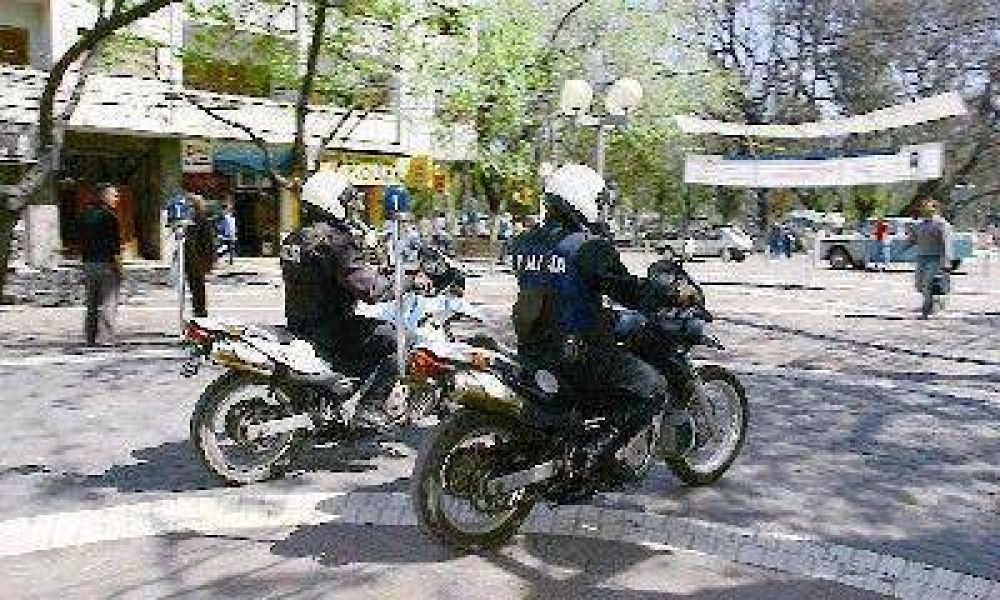 Jaque aument� el sueldo de los polic�as