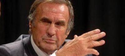 Afirman que Reutemann quiere ir por dentro del PJ