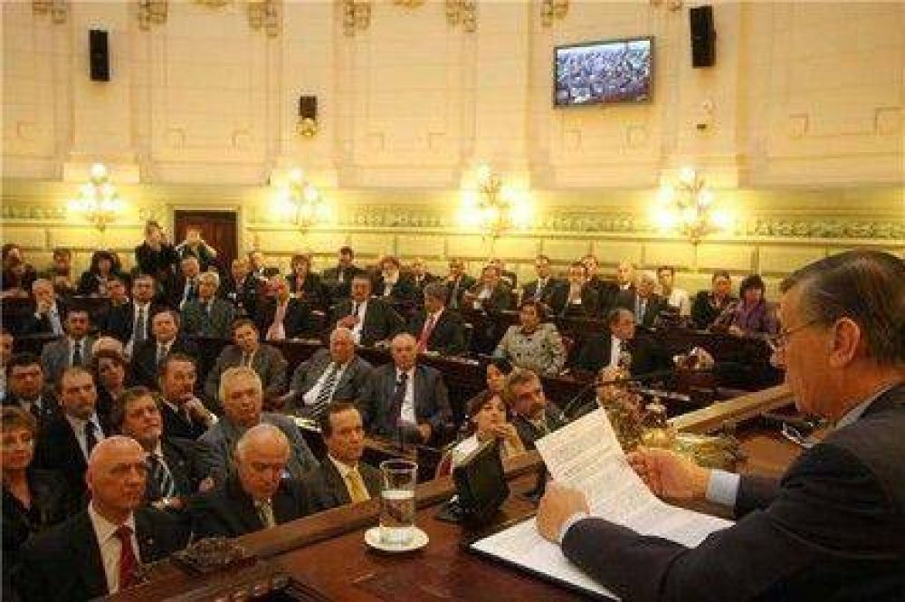 Binner insisti� con reformar la Constituci�n y el sistema tributario