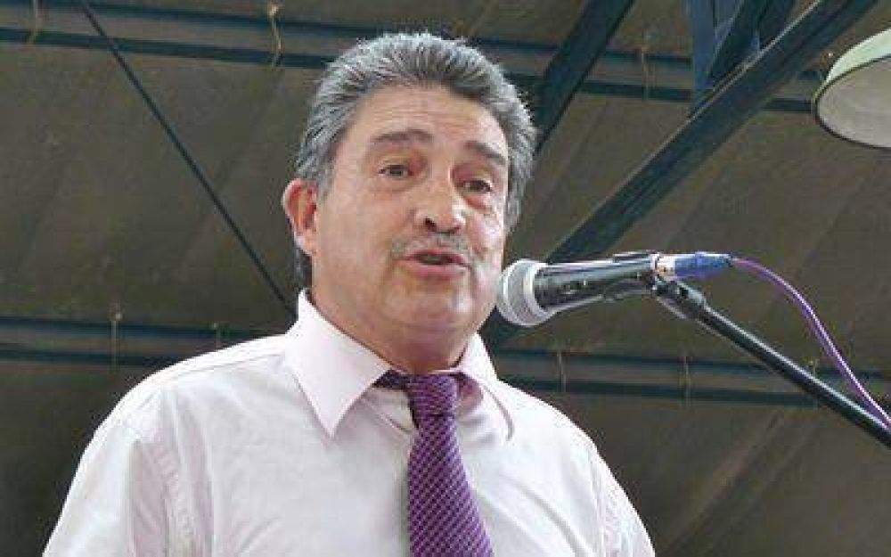 El vicegobernador viaj� a Par�s