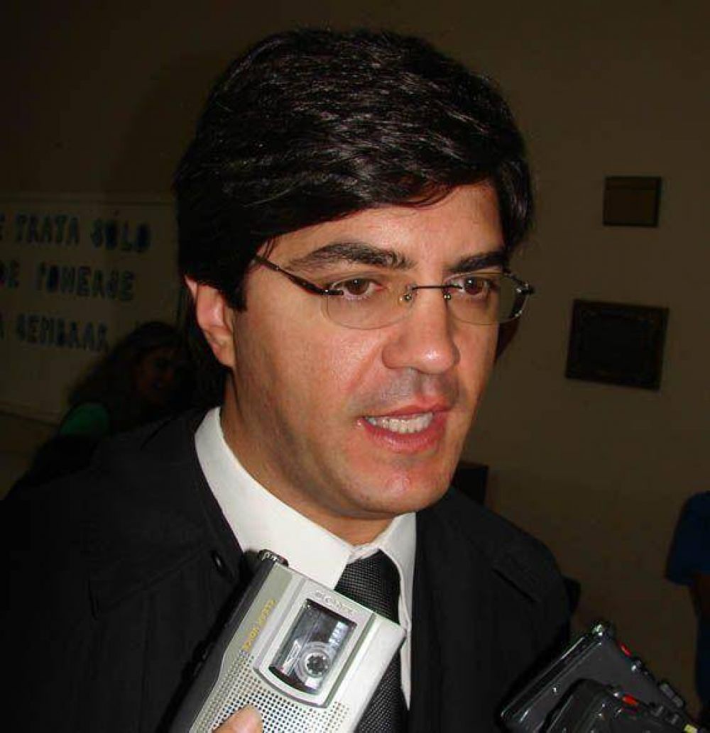 ''Si bien hay que ir trabajando sobre la coyuntura las soluciones no van a venir aparejadas por leyes m�s duras''