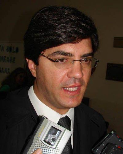 ''Si bien hay que ir trabajando sobre la coyuntura las soluciones no van a venir aparejadas por leyes m�s duras''