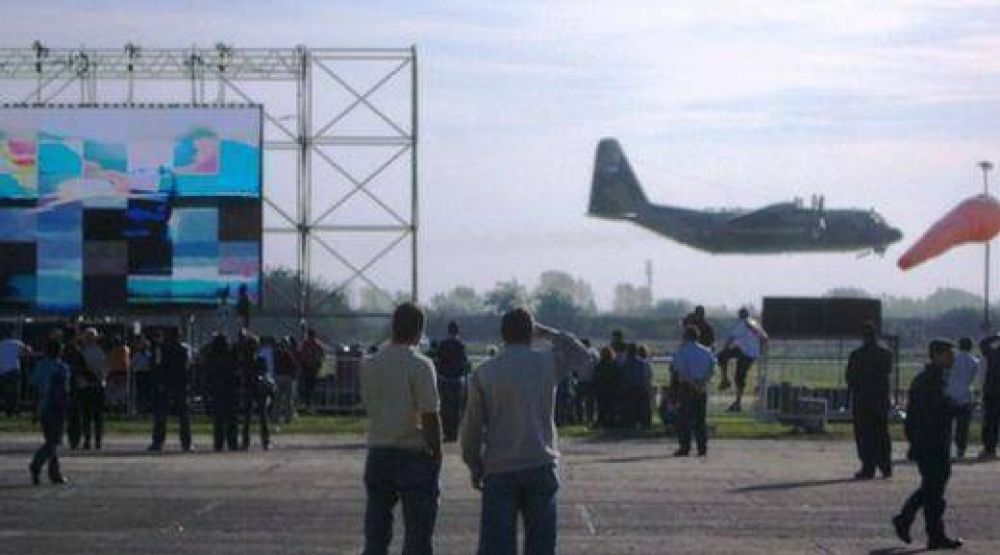 En el Air Fest Garr� y Ghi acordaron el avance del Parque Industrial Aeron�utico