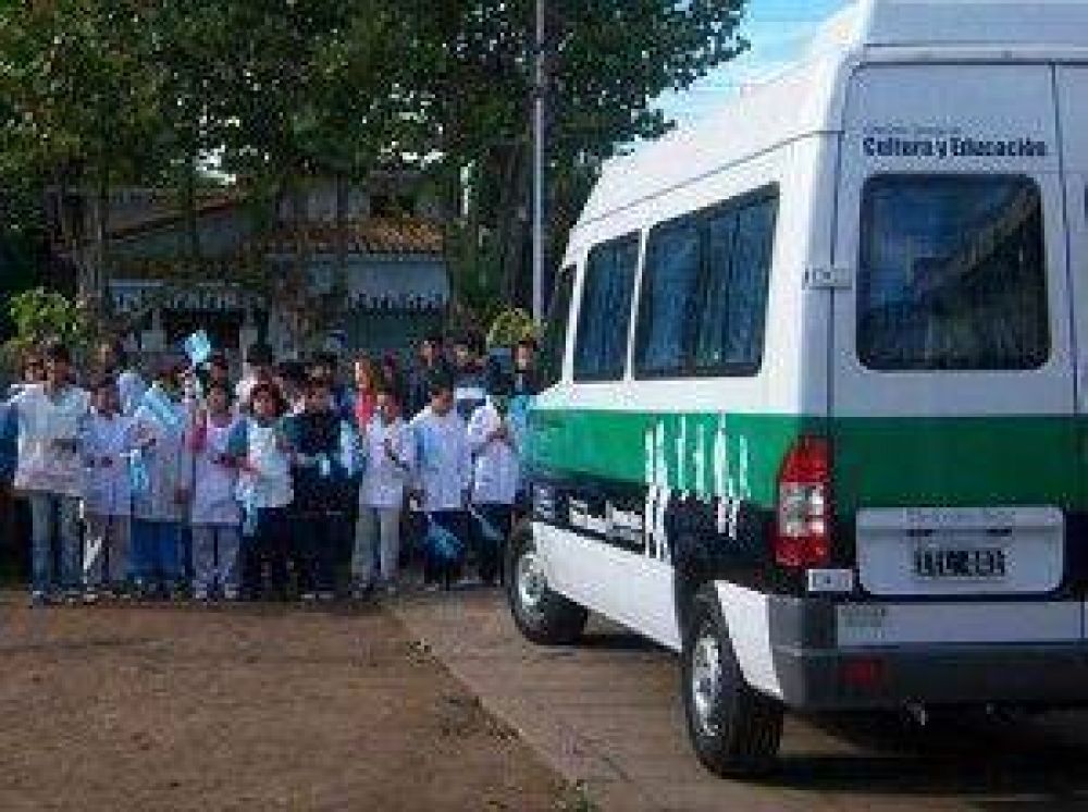 Marcos Paz: nuvo combi para la escuela 502