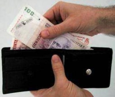 Los bajos salarios es el mayor problema de la gente
