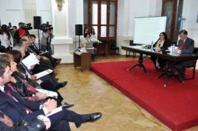 Binner: "Estos 200 a�os convocan a reflexionar y a pensar en el futuro"