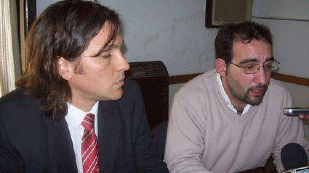 Revisaron datos de concesionarias y proveedores  Fragmentada, la oposici�n ya comenz� a revisar los gastos de Z�ccaro