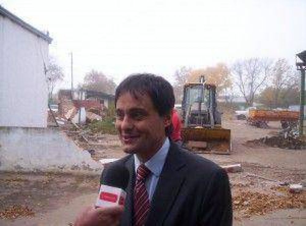  Demolici�n del Corral�n Municipal para hacer el Centro C�vico
