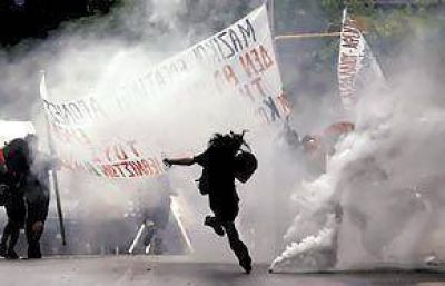 Violentas protestas contra el ajuste en Grecia: tres muertos 