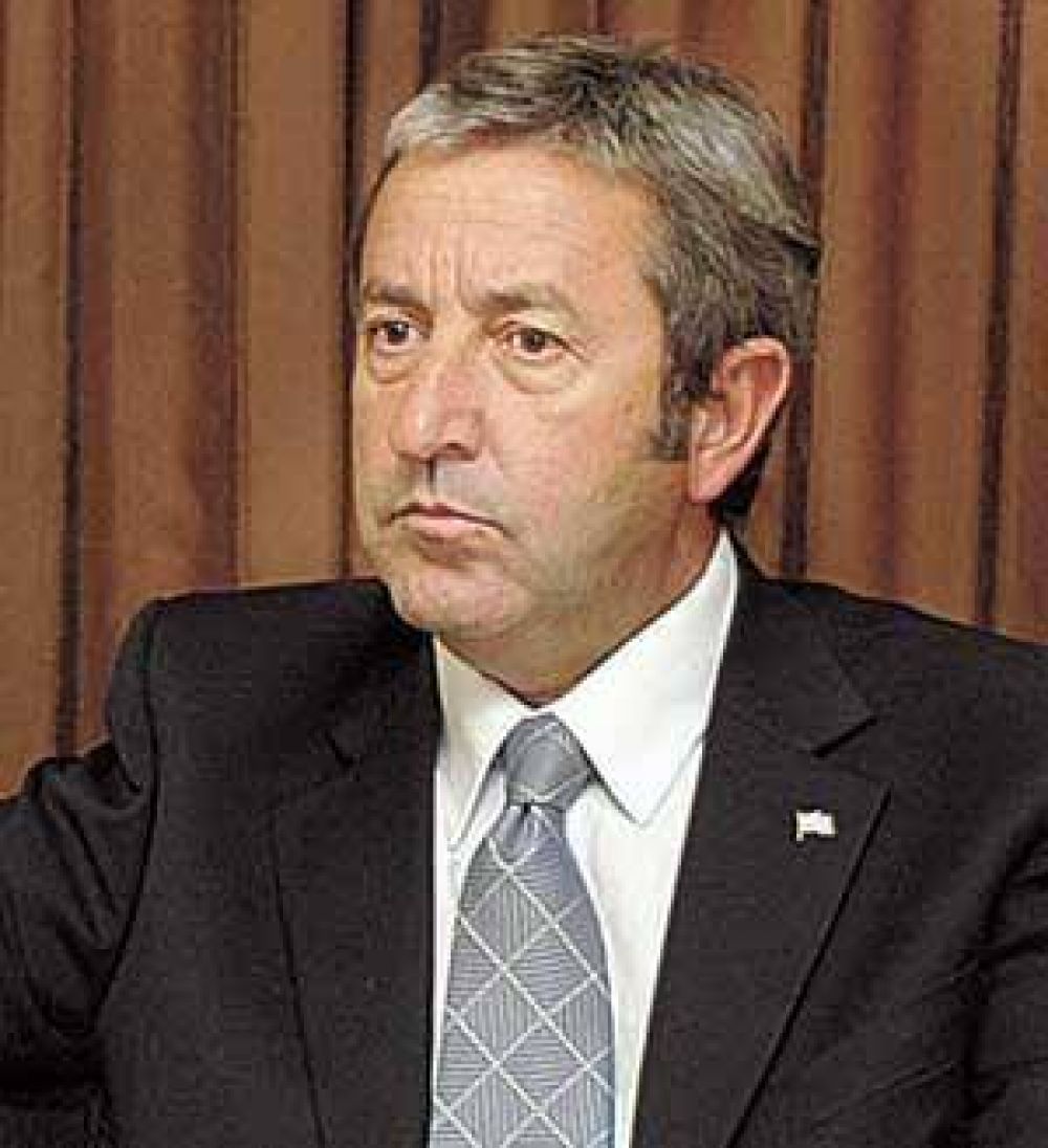 Sanz y Cobos buscan evitar la interna en la UCR bonaerense 