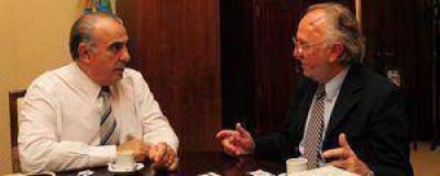 San Andres de Giles - Reunin del ministro Camao con el Intendente