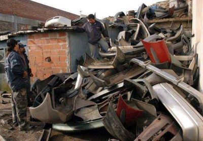 Contin�an los operativos contra desarmaderos en la Provincia