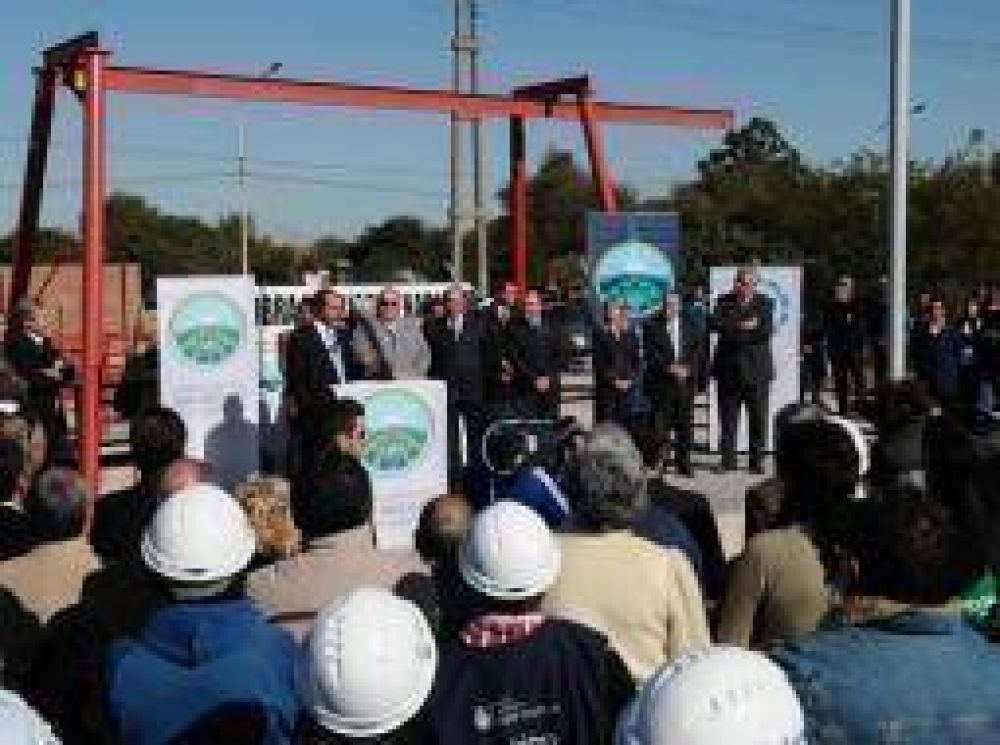 Scioli inaugur� obras y entreg� subsidios en San Nicol�s