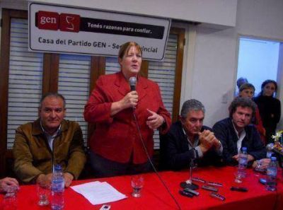 "Tenemos que ampliar la base del Acuerdo C�vico y Social"