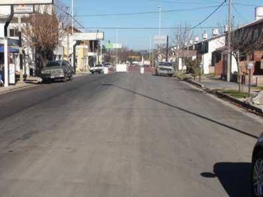 Avanza la repavimentaci�n de Avenida Falucho