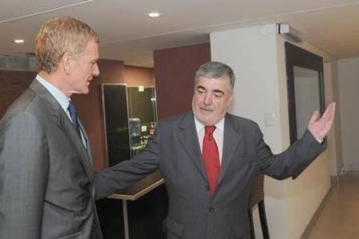Llega hoy De Narv�ez para acompa�ar a Das Neves en actos en Rawson y Trelew