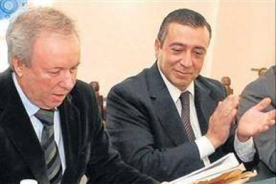 Definen qui�n har� dos obras clave