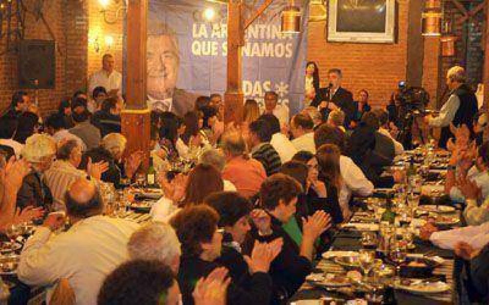 Das Neves inaugura centro de salud junto a De Narv�ez