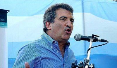 "Algunos que hablan de campo, en su puta vida han olido olor a bosta"