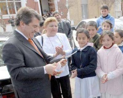 Urribarri y Busti intensifican los actos de campa�a