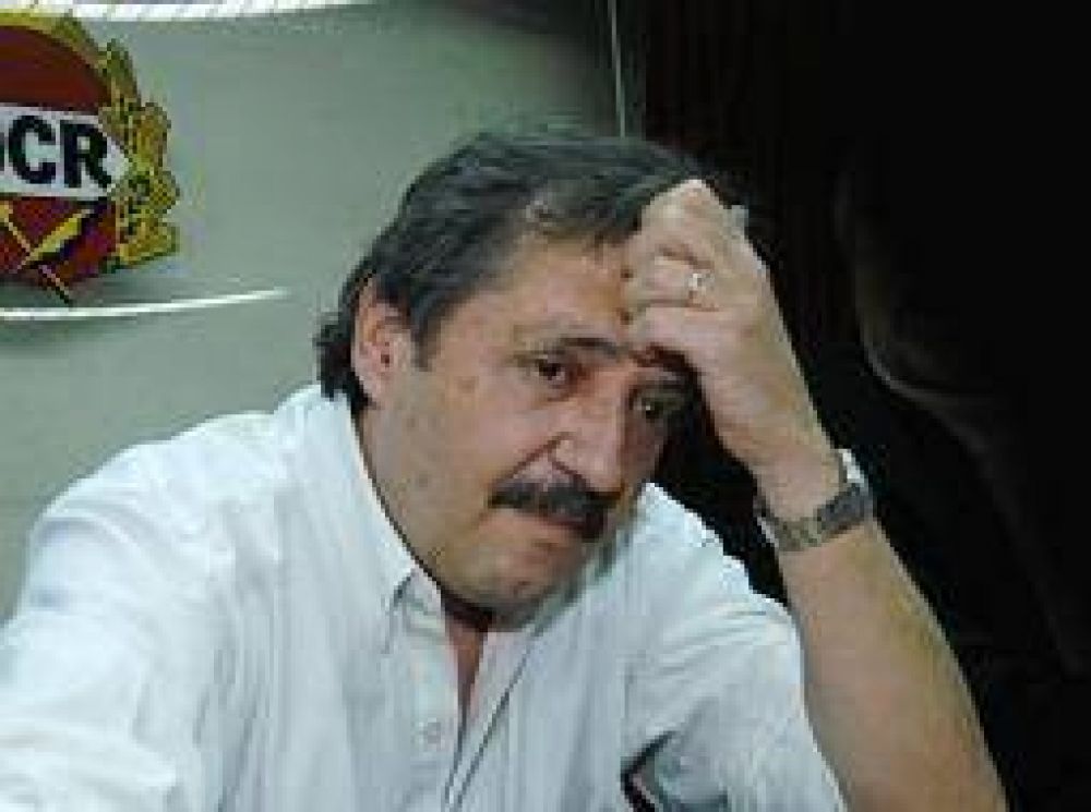 Alfons�n reconoci� que mantuvo reuniones con Guti�rrez por la crisis del Concejo