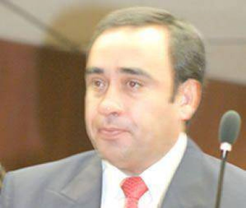 Regal�as mineras: Diferencias de criterios entre el intendente y el diputado   