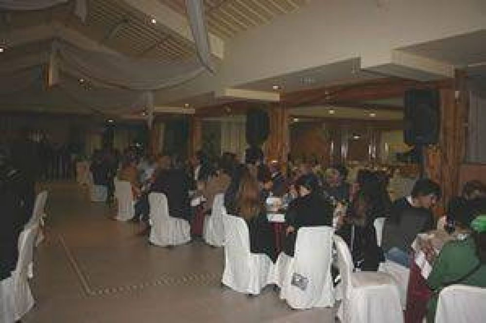 Una gran fiesta de gala, con tensiones 