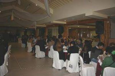 Una gran fiesta de gala, con tensiones 