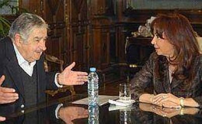 Papeleras: Mujica afirm� que el corte "se tiene que resolver"