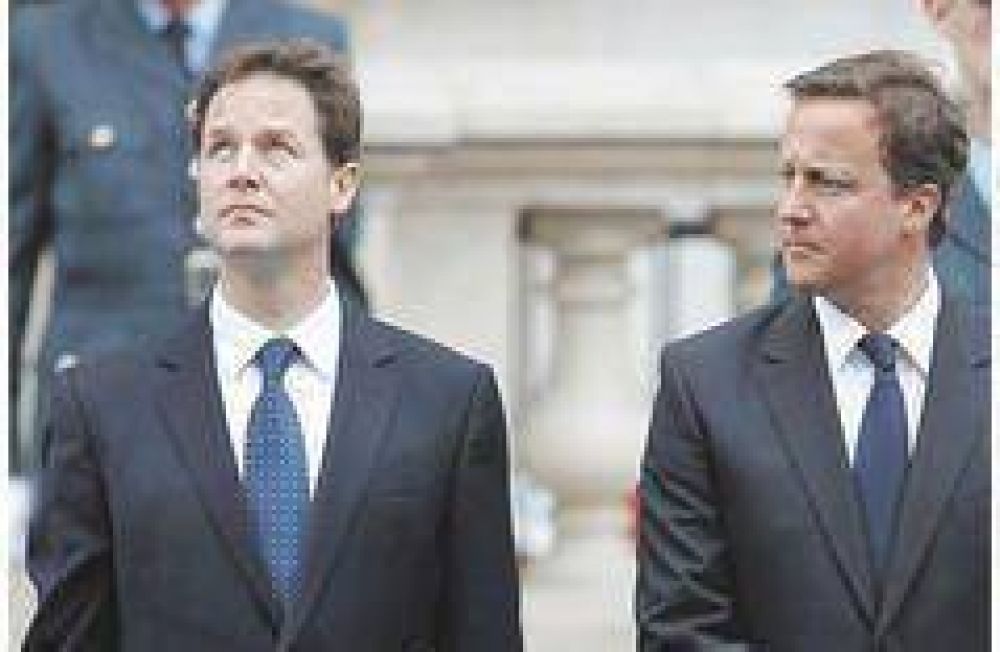  Conservadores y liberales brit�nicos, cerca de un pacto para formar gobierno  