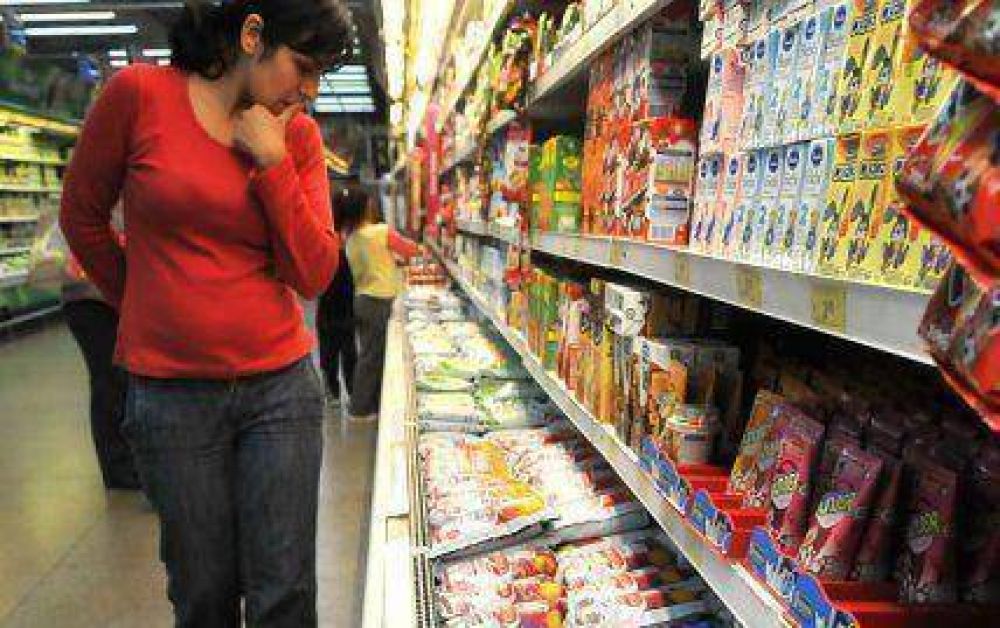 Fuerte incremento de precios en marzo proyecta inflaci�n anual de m�s del 28 %