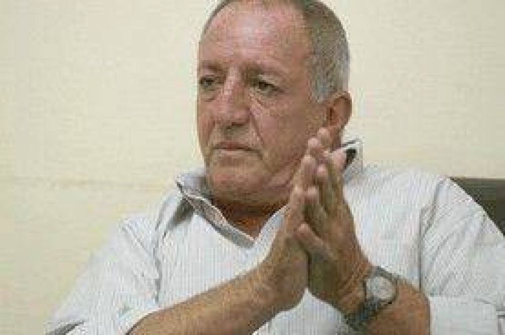 "Si Alem quiere estar con Duhalde, tiene que venir al espacio y sumar"