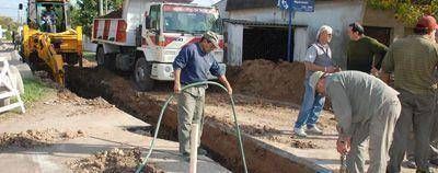 Obras: avanzan proyectos en Mor�n y Castelar sur  El intendente de Mor�n recorri� una obra de entubamiento y otras de asfaltos y viviendas. Adem�s visit� la construcci�n del Jard�n N�15. 