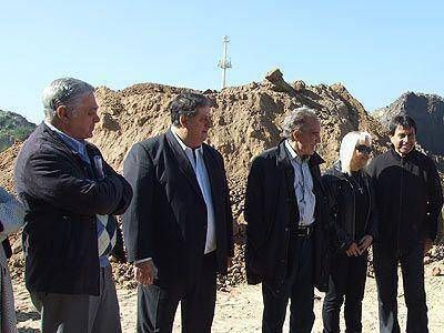 LOMAS | EN RECONDO Y CAMINO NEGRO Collia visit� el predio donde se construir� un nuevo centro de salud