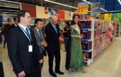 Los h�per se concentran y llega un mayorista