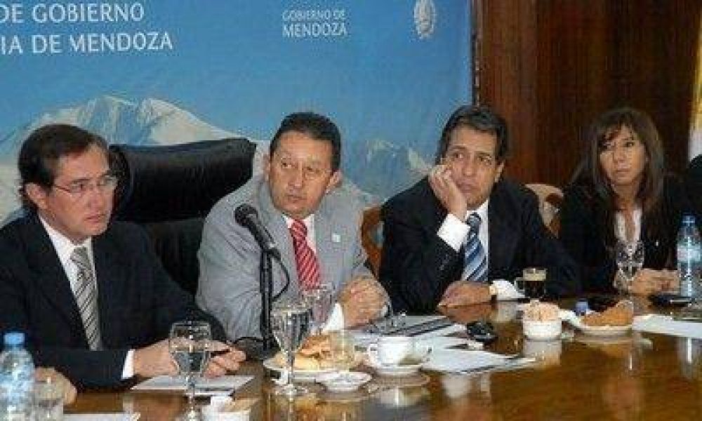 El Tribunal de Cuentas promete controlar m�s y reducir los tiempos de resoluci�n