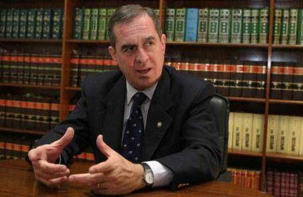  El jefe de la Corte reiter� que "el empleador no est� obligado a pagar por el tiempo no trabajado"