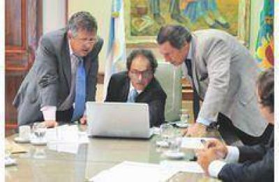  Despu�s de meses de rumores sobre su renuncia, Scioli desplaz� a Stornelli  