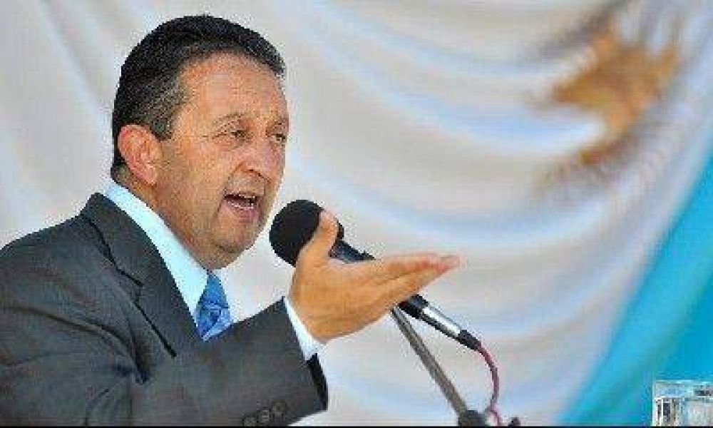 Jaque: "Vamos a invertir en educaci�n, salud y servicios p�blicos"